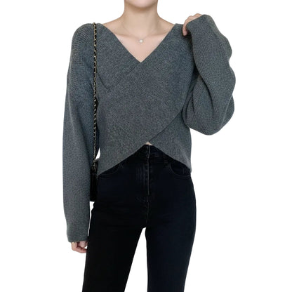 Black women's loose fit batwing sleeve pullover sweater